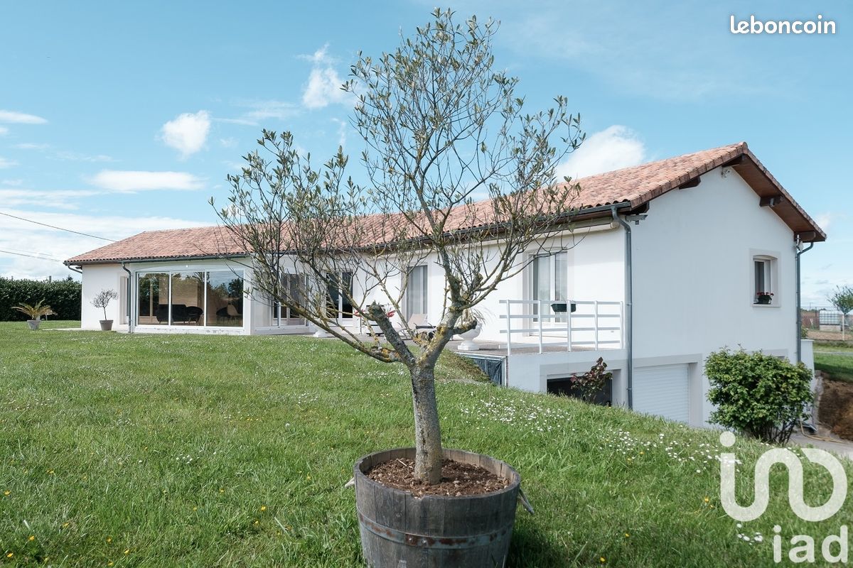 Maison 6 pièces 222 m² · à Orieux · 222 m² · 400 000 €
