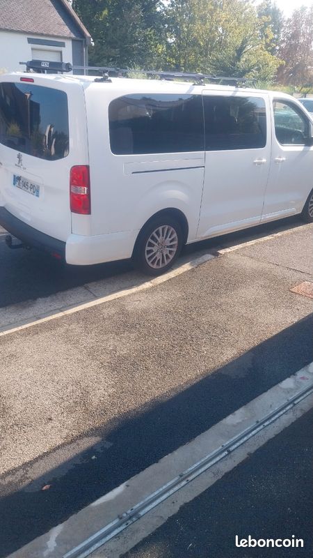 Peugeot Traveller LONG 180 EAT8 • 9 PLACES • 121 000 km • parfait état (image 3)