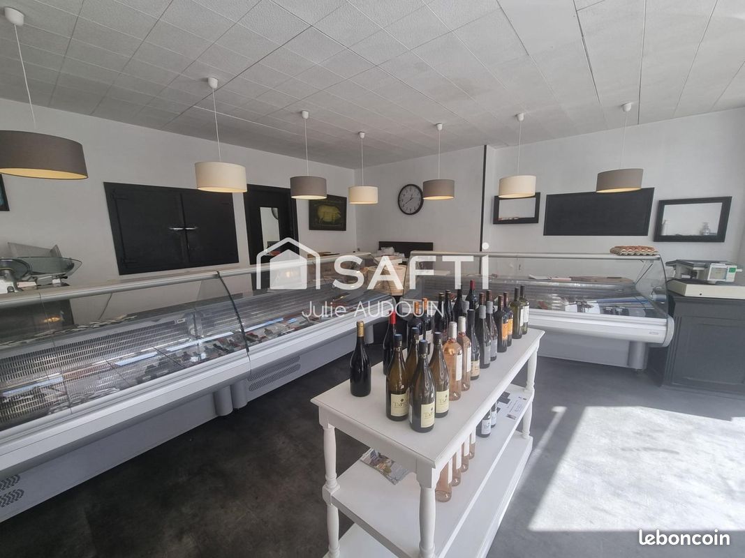 Immeuble 172 m² · à Matha · 172 m² · 83 000 €