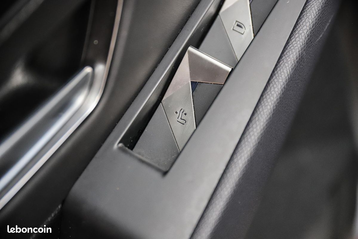 DS DS 7 CROSSBACK DS7 1.6 PureTech 225 EAT8 Executive Rivoli CAMERA GPS CARPLAY ???????CHAINE (image 23)