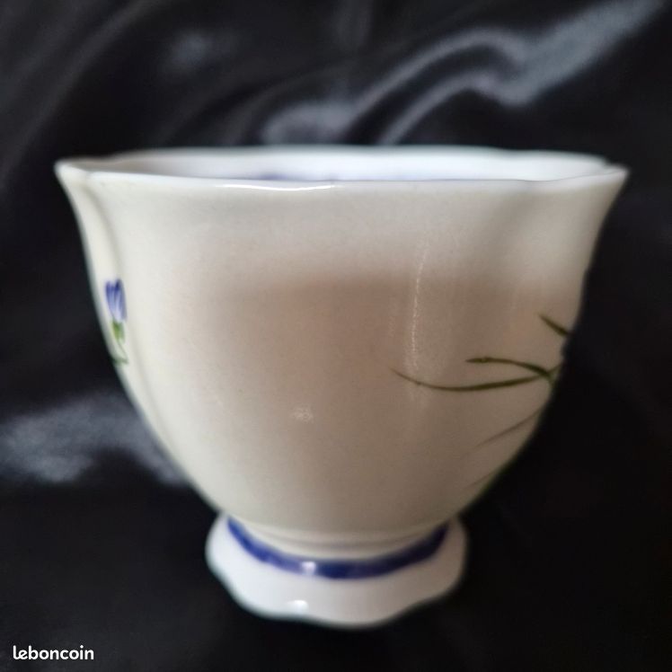 Ensemble Tasse à Thé et Soucoupe Vintage - Décor Floral Peint à la Main (image 4)
