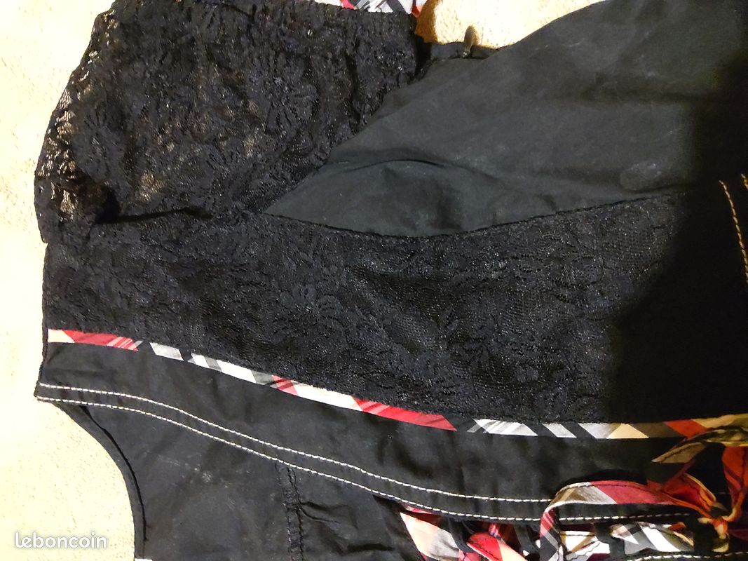 Robe noire manches en dentelle courtes taille 38 (image 5)