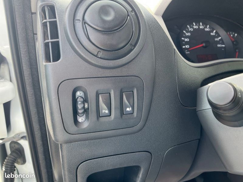 Renault MASTER III FG F3500 L2H2 2.3 DCI 135CH ENERGY GRAND CONFORT (image 15)