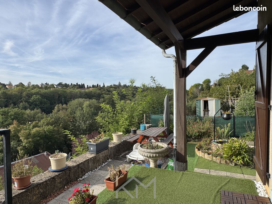 Maison 5 pièces 115 m² · à Poitiers · 115 m² · 200 000 €