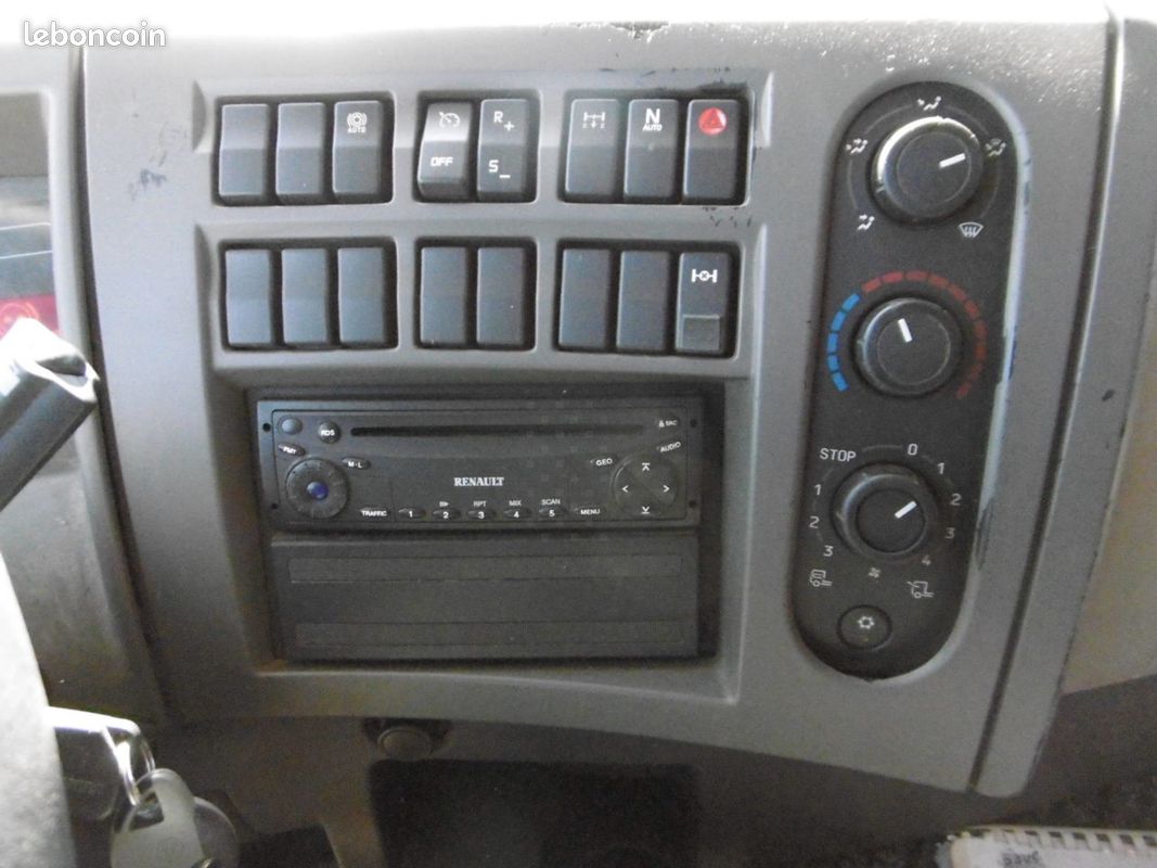 Renault Premium 320 6x2 (image 15)