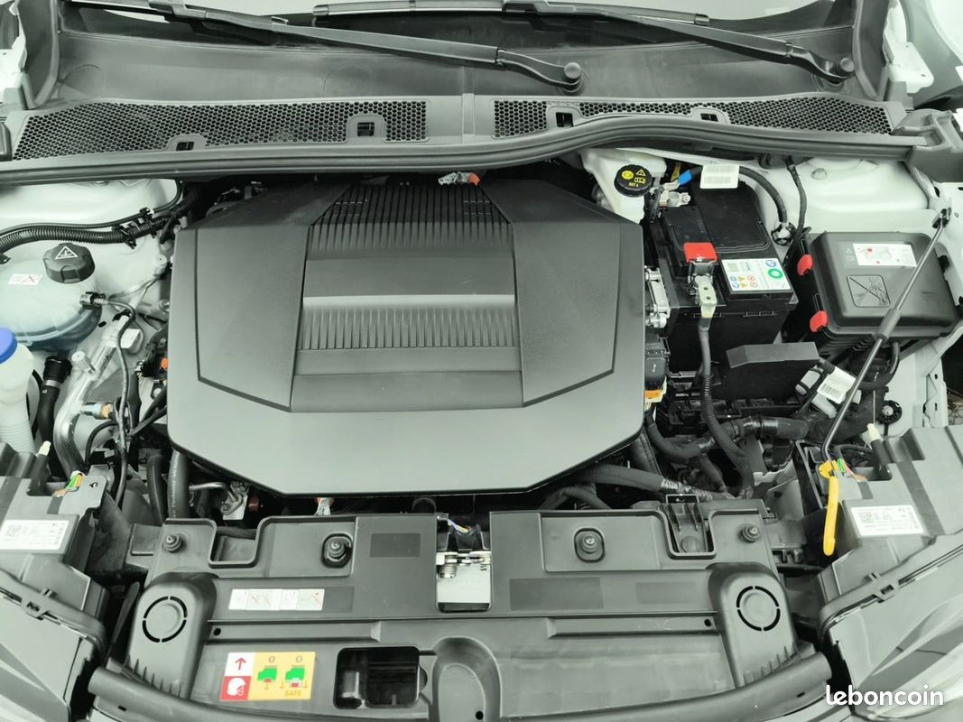 DS DS 3 E-Tense Performance Line+ (image 27)