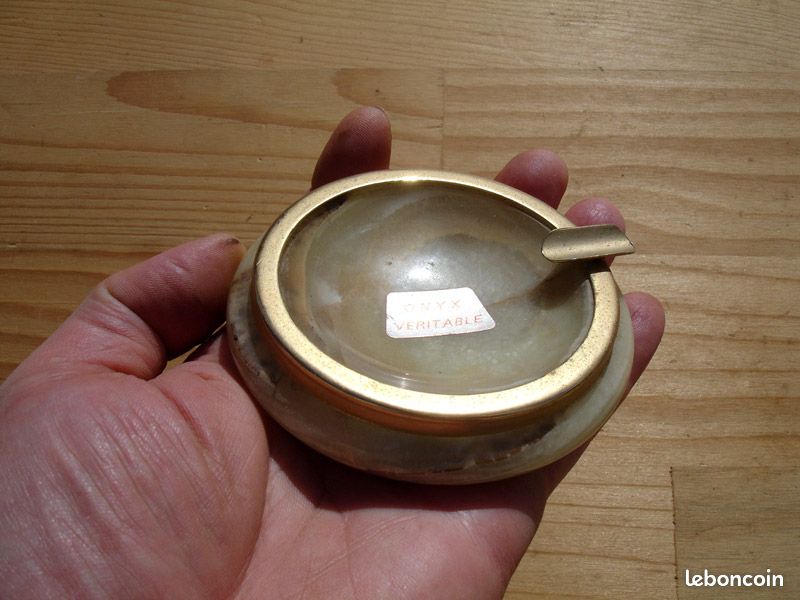 Joli cendrier vintage en onyx et laiton doré années 70 (image 4)