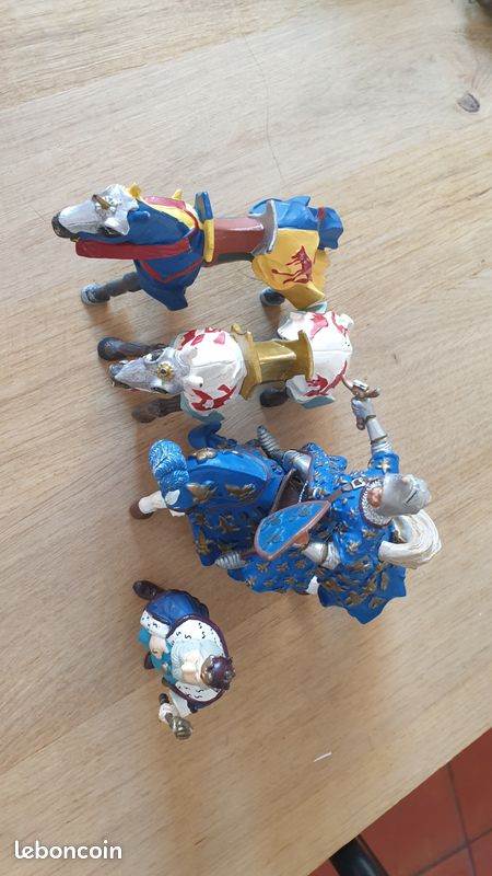 Lots figurines cheval périodes croisade (image 2)