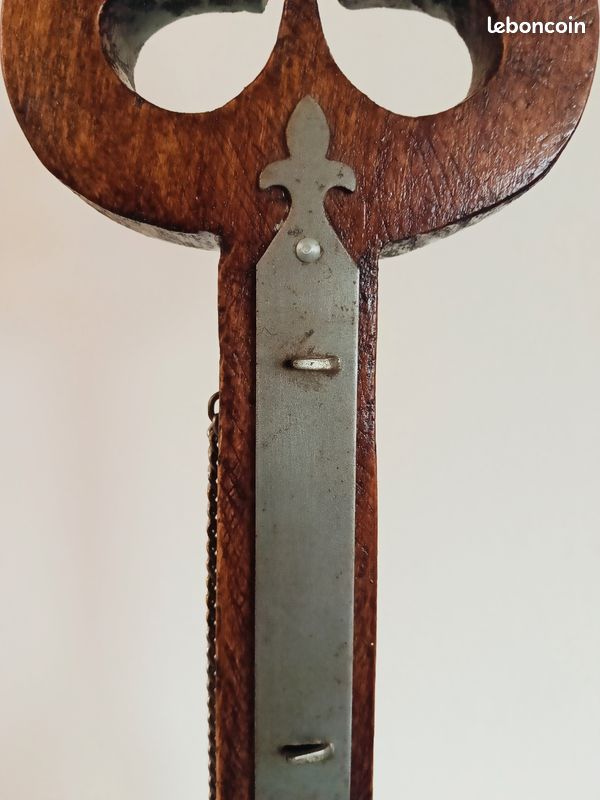 Clé Médiévale En Bronze Blanc Patiné - Très Rare, Grande Taille, Occasion (anciennement Utilisée)