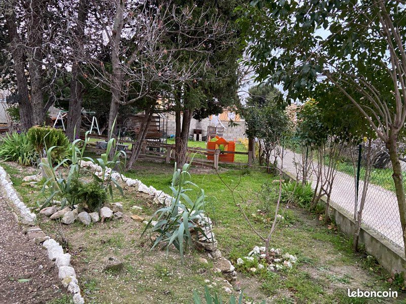Formidable terrain plat 25% constructible · à Marseille · 250 000 €