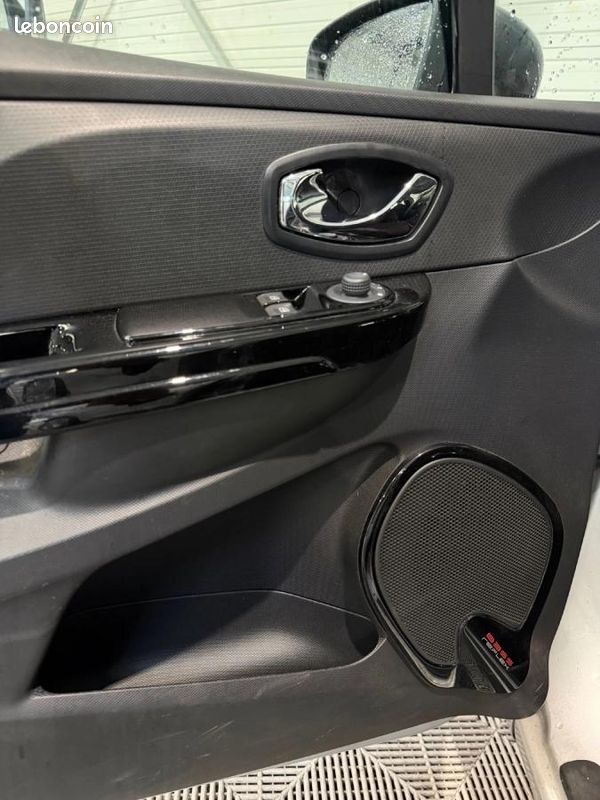 Renault Clio 1.5 DCI 90 ENERGY EXPRESSION GARANTIE 1 AN (image 11)