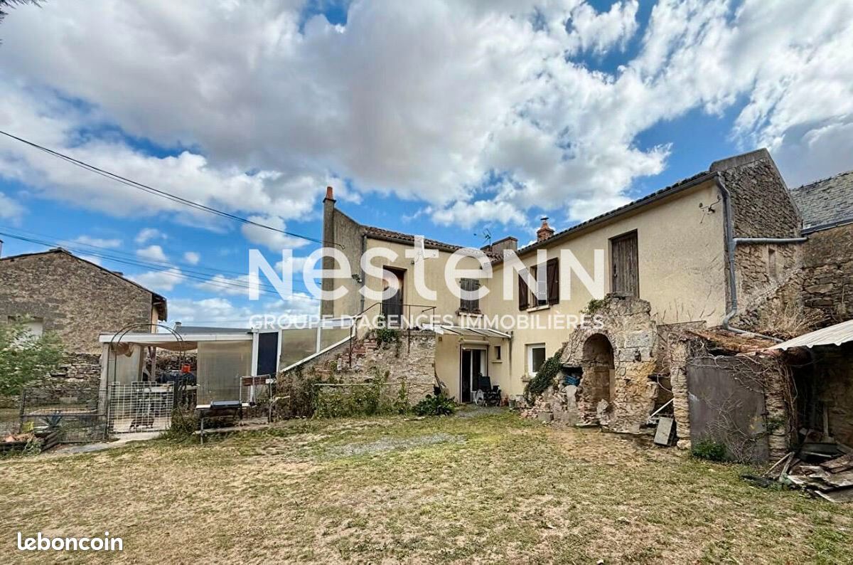 Maison 7 pièces 126 m² · à Doué-en-Anjou · 126 m² · 150 000 €