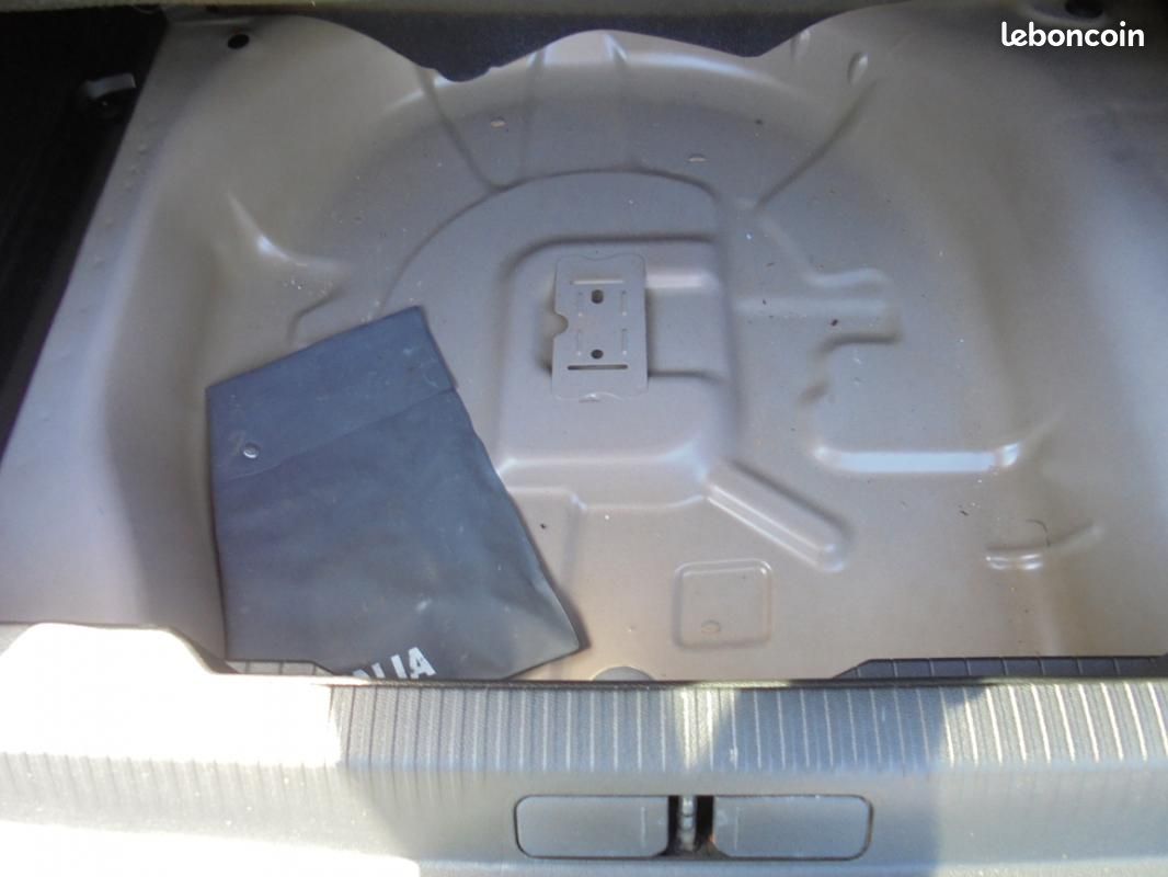 Peugeot 2008 130 SetS EAT8 GT (image 13)