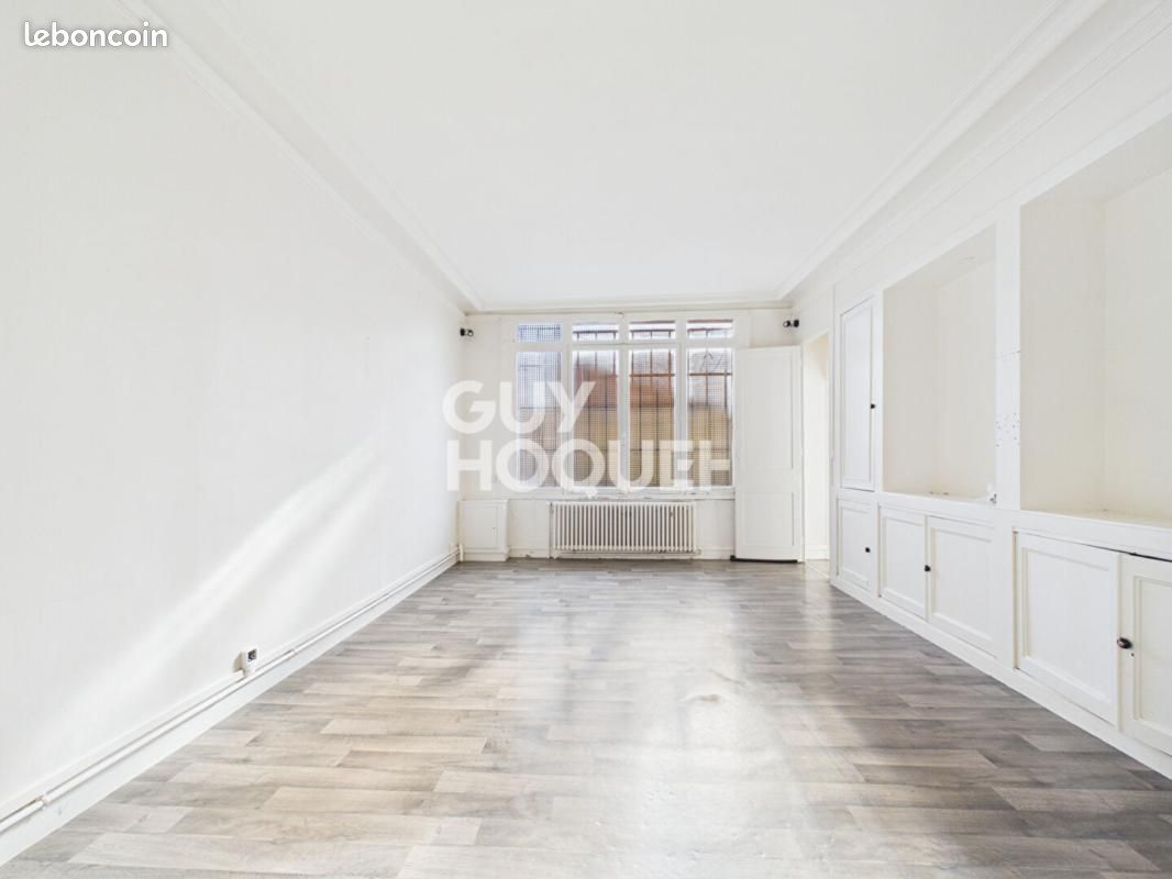 Appartement 5 pièces 111 m² · à Elbeuf · 111 m² · 120 000 €