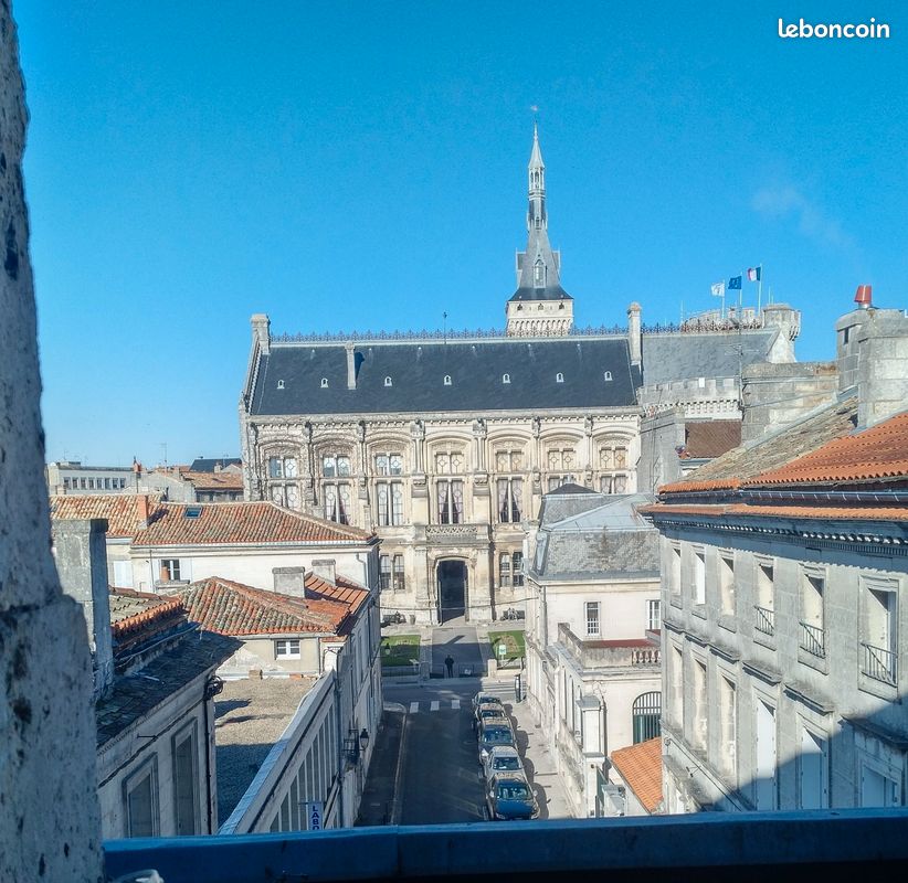 Appartement 5 pièces 115 m² · à Angoulême · 115 m² · 1 150 €/mois