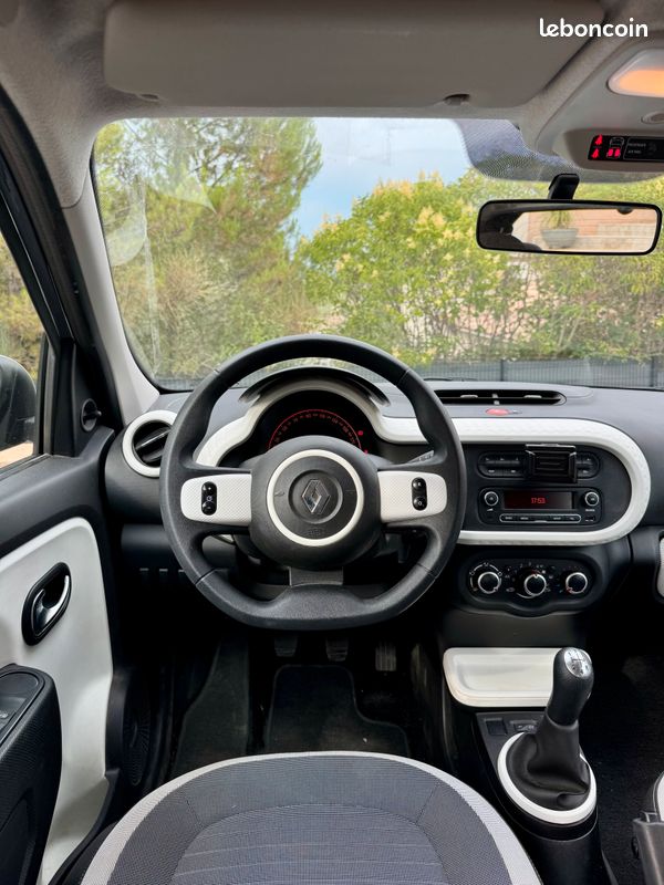 Renault Twingo III 1.0 SCe 70ch Limited 5p (CLIMATISATION / BLUETOOTH / RADARS AR / JANTES ALU / RÉGULATEUR DE VITESSE) (image 5)