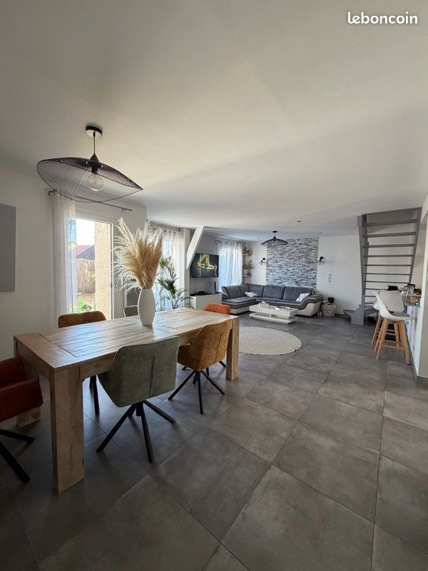 Maison 6 pièces 160 m² · à Saint-Pryvé-Saint-Mesmin · 160 m² · 359 000 €
