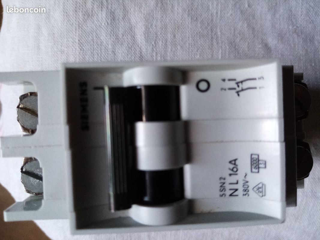 Disjoncteur bipolaire 16A SIEMENS neuf (image 2)