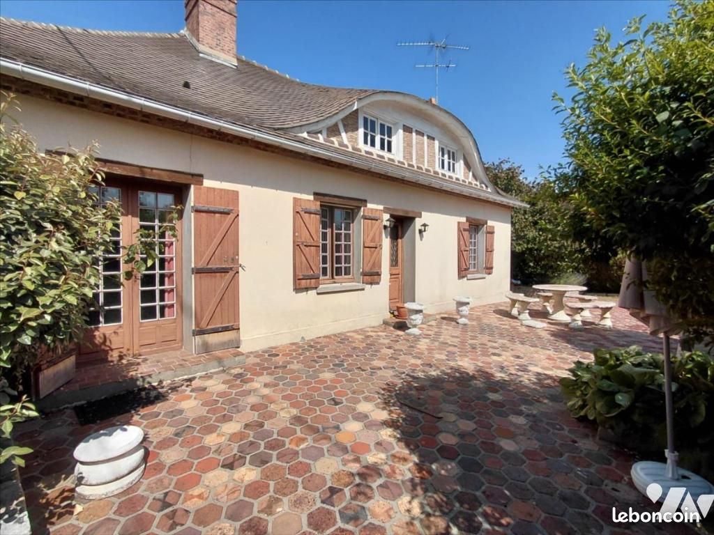 Maison 6 pièces 180 m² · à Breteuil · 180 m² · 168 000 €