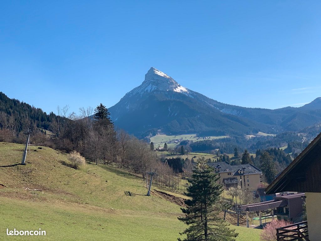 Terrain à bâtir de 675m² à Saint-Pierre-de-Chartreuse · 120 000 €