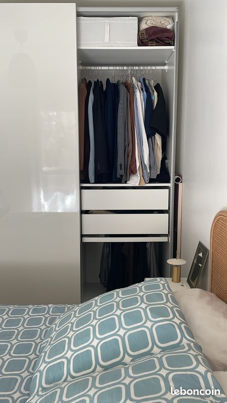 Armoire IKEA PAX 150 cm L x 236 cm H – portes coulissantes blanc brillant – 700 (image 6)