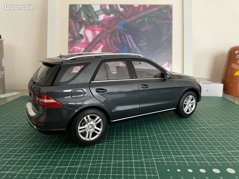 Mercedes ML minichamps 1/18 - Collection