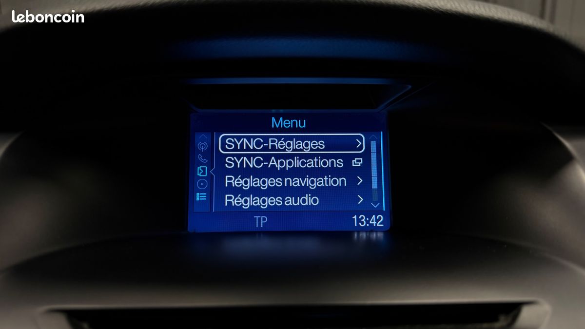 FORD FOCUS SW 1.0 ECOBOOST 125 CH TITANIUM-X START-STOP DISTRIBUTION REMPLACEe (image 36)