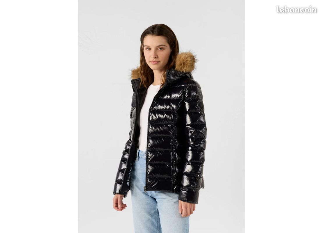 Doudoune à capuche Femme Grand Froid Luxe laquée Vêtements