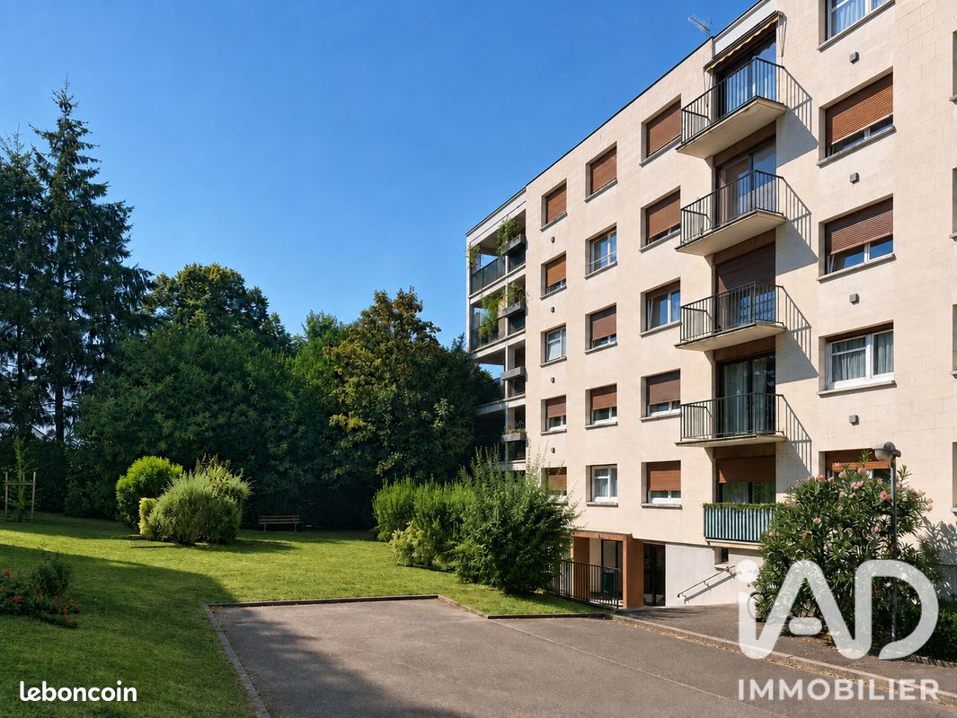 Appartement 4 pièces 104 m² · à Orléans · 104 m² · 215 000 €