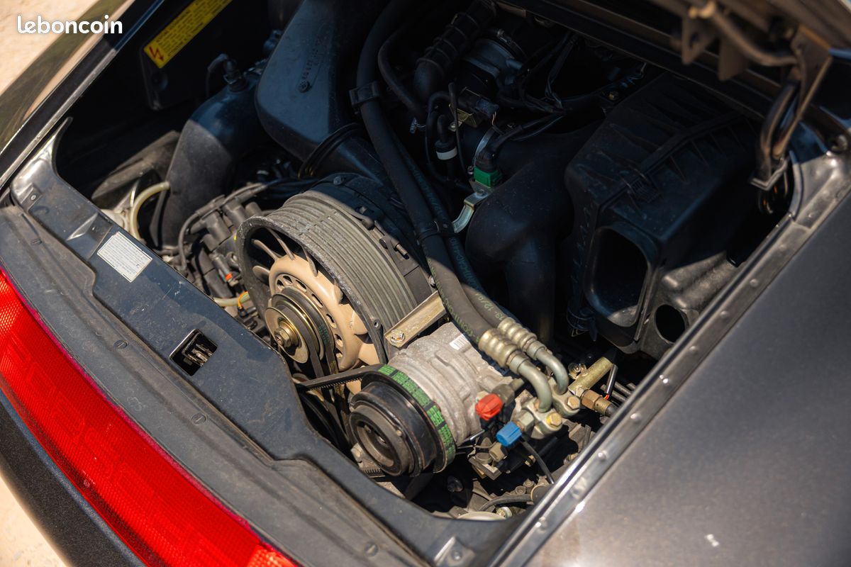 Porsche 911 993 Carrera 2 Tiptronic - Bon état général - Dossier de factures et CT complet depuis 2001 - Pas de carnet Garantie (image 4)