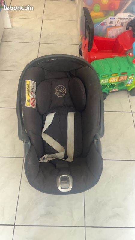 Cosy cybex (image 1)