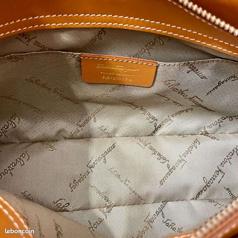Rarissime Sac Hobo Salvatore Ferragamo Vintage 90s - Cuir Camel Tan & Fermoir Gancini Structuré (image 16)