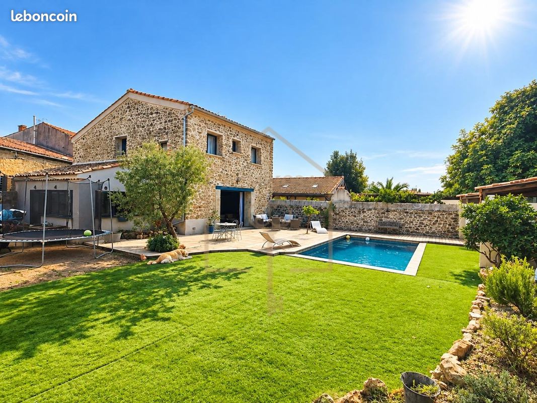 Maison 6 pièces 161 m² · à Saint-Geniès-de-Fontedit · 161 m² · 540 000 €