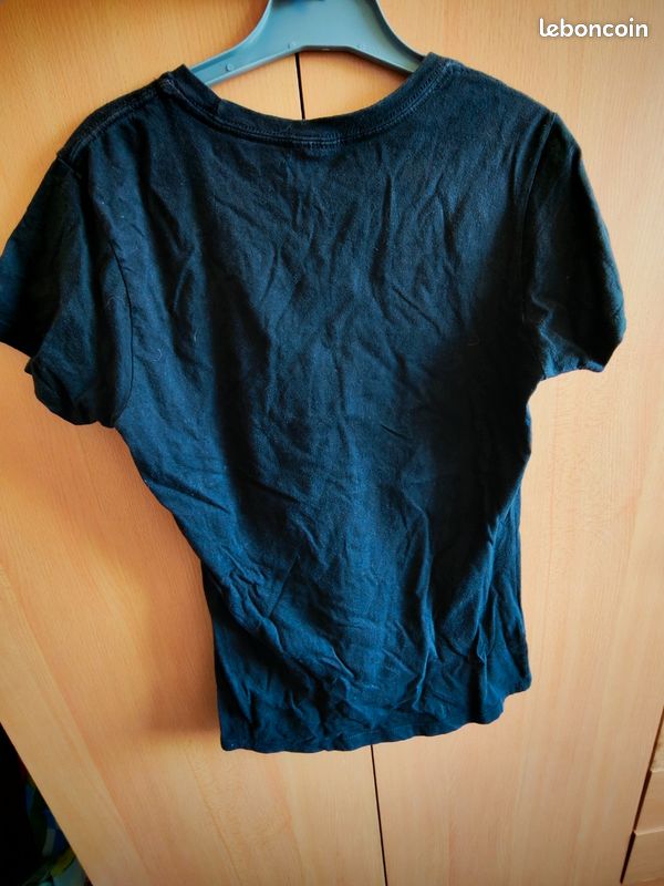 T shirt vêtement (image 2)