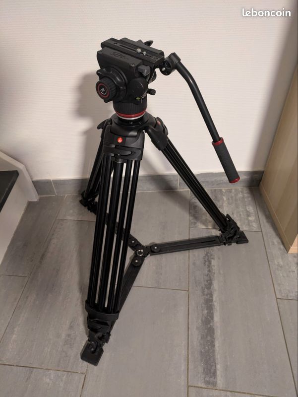 Trépied Vidéo Manfrotto 504PLONG – Noir, Robuste, Pour Caméras, Tête Fluide Incluse Trépied Noir Stabilité