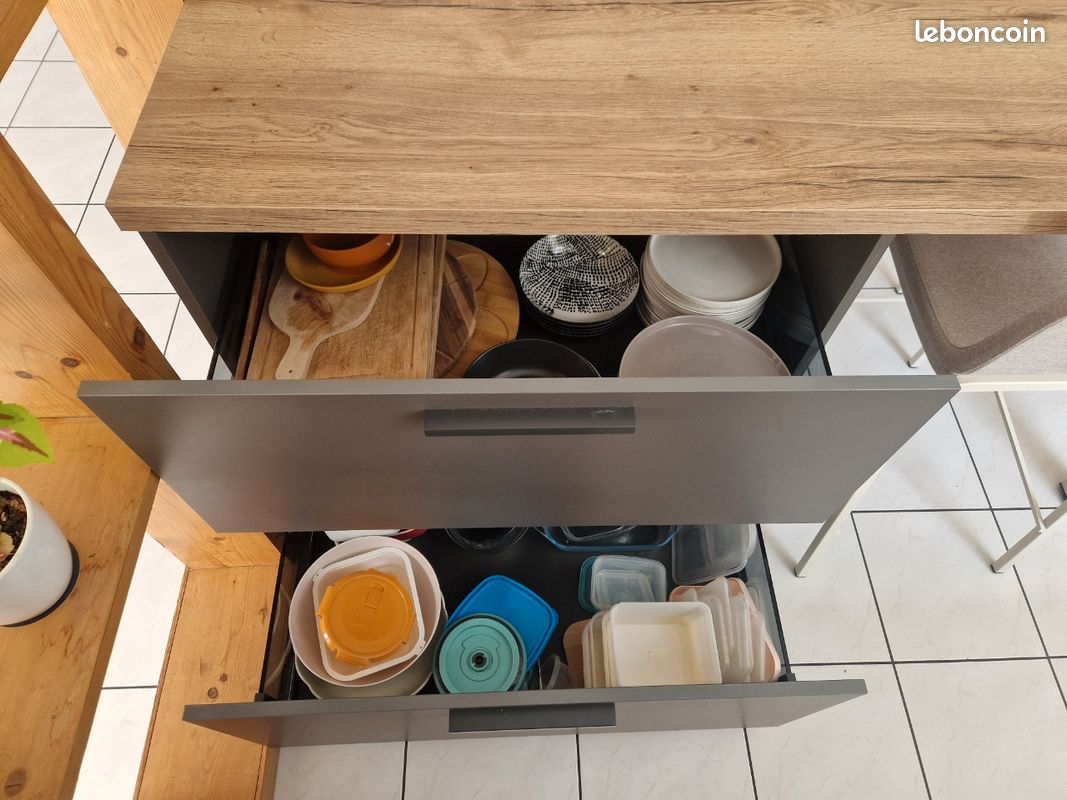 Îlot de cuisine avec rangement et coin repas (image 4)