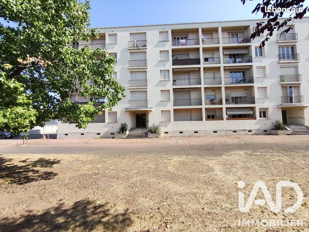 Appartement 3 pièces 63 m² · à Roanne · 63 m² · 80 000 €