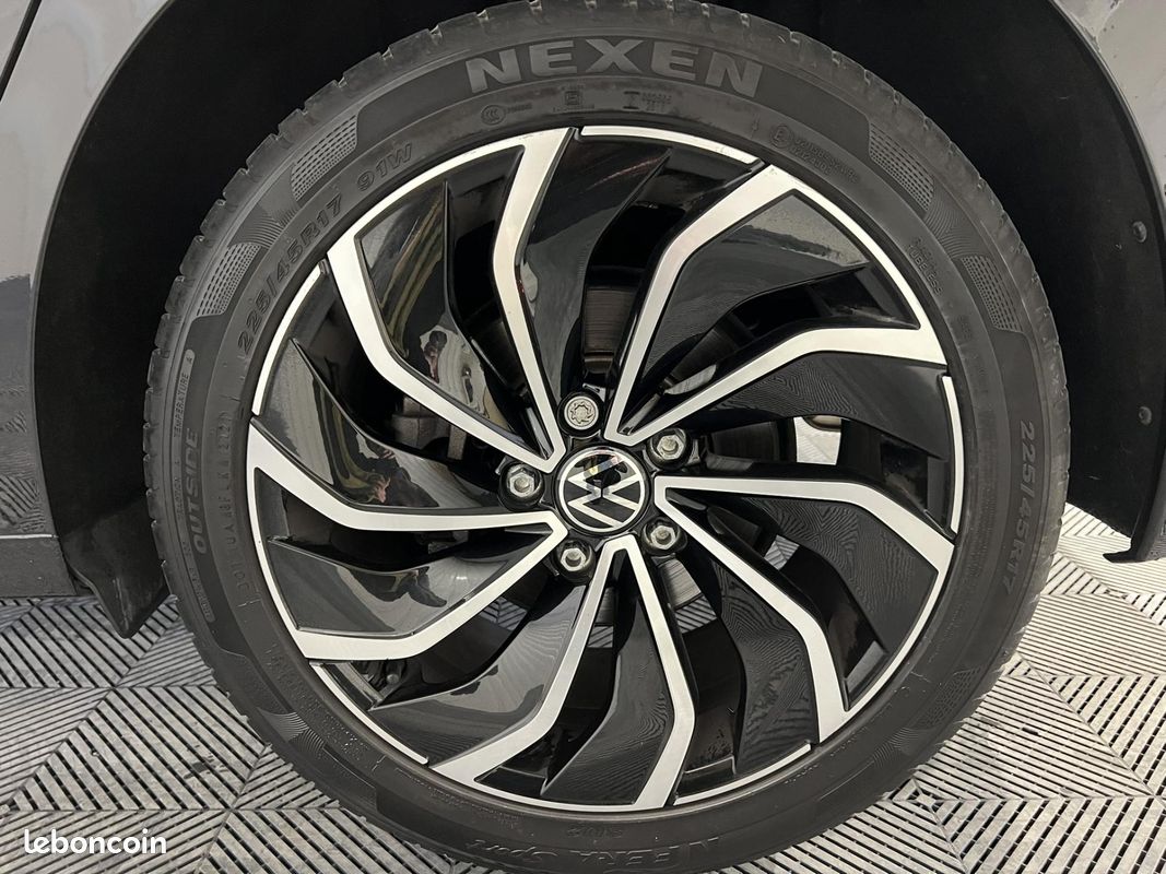 VOLKSWAGEN GOLF 2.0 TDI SCR 150 DSG7 Style (image 17)