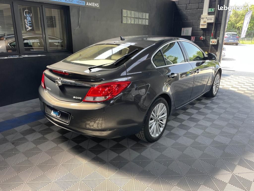 OPEL INSIGNIA 2.0 CDTI 160 COSMO - Sieges électriques / Radars / Bluetooth (image 3)