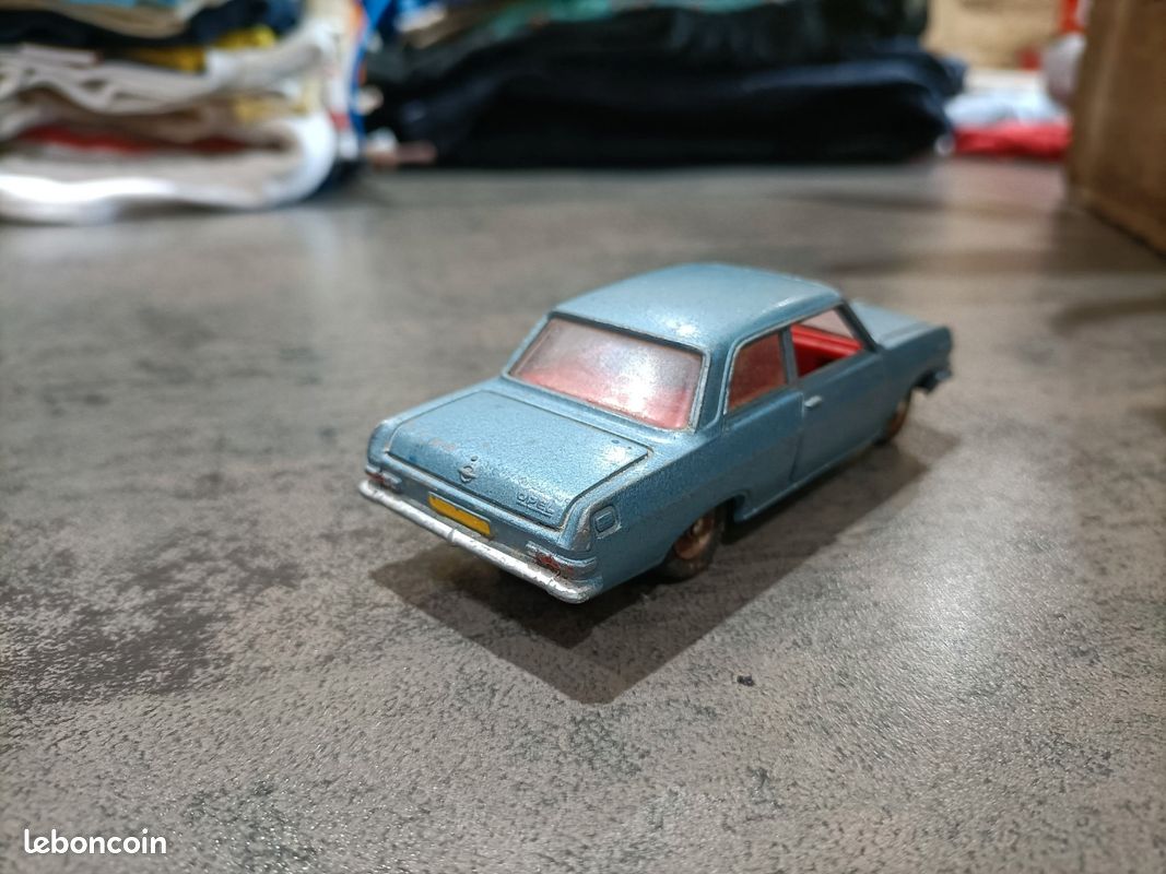 DINKY Toys D ORiGINE Opel Rekord Réf 542 | UK