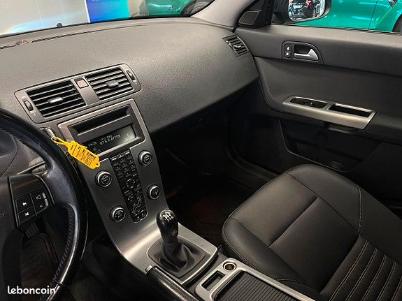 Volvo V50 1.8 ETHANOL 125 CH BVM MOMENTUM - CUIR 240800 km (image 18)
