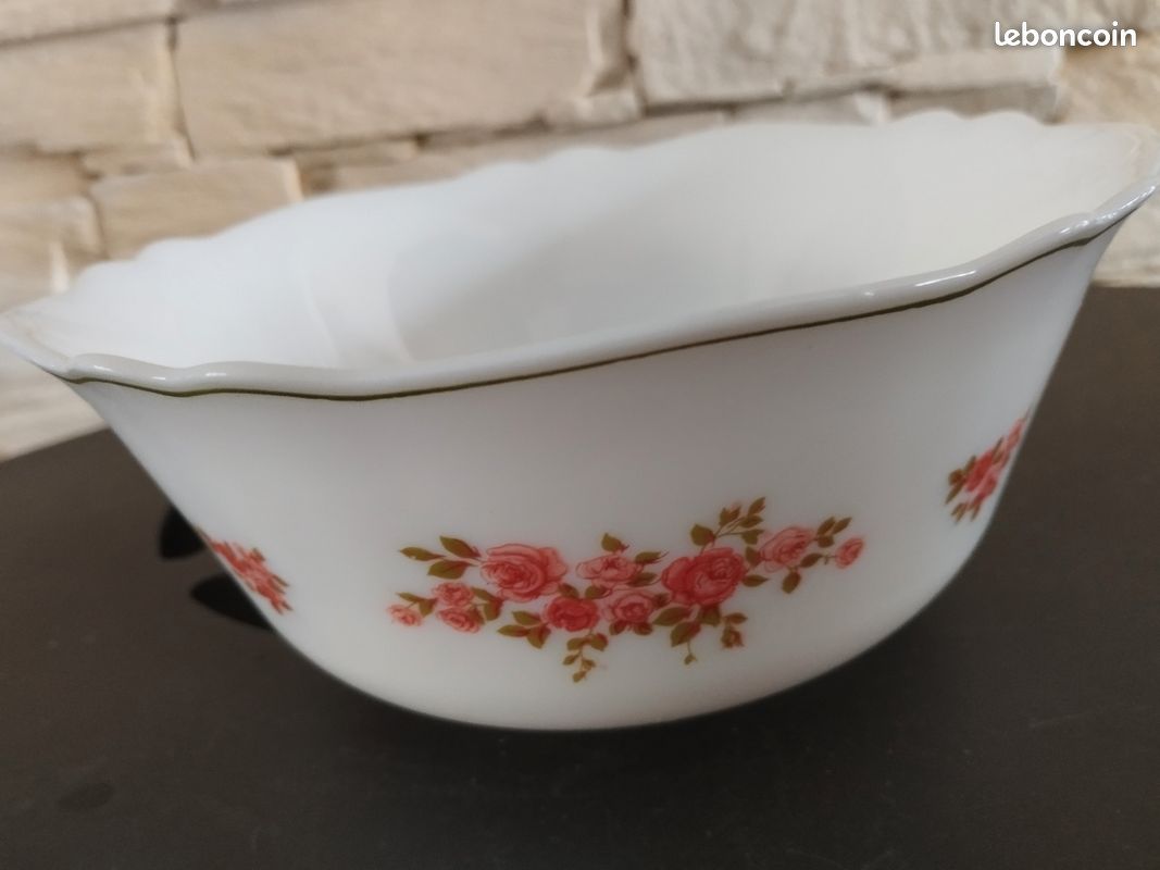 Bol Arcopal Vintage 1965 – Petit Saladier Verre Dentelé Motifs Roses