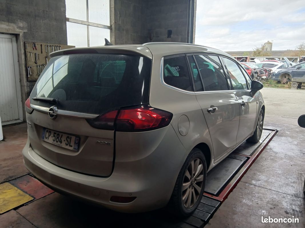Pieces detachees opel zafira tourer iii 2.0cdti 113cv ph1 de 2012 (image 4)