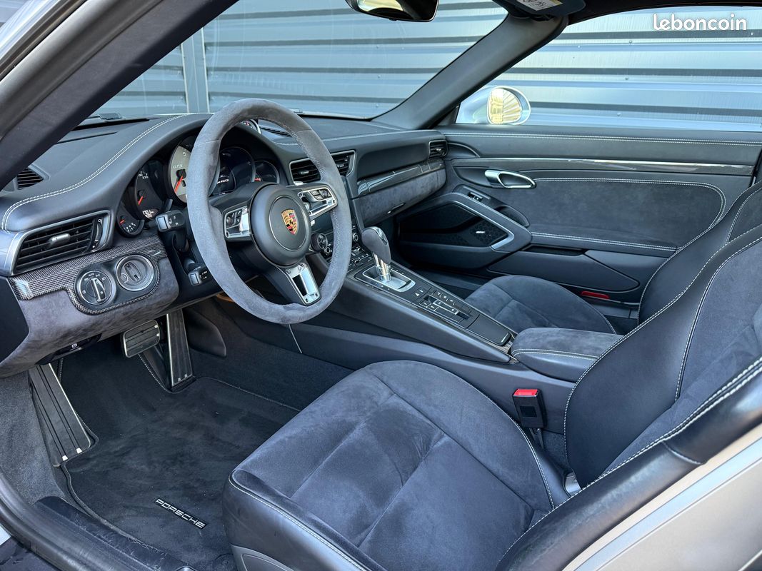 Porsche 911 Targa 4 GTS (image 3)