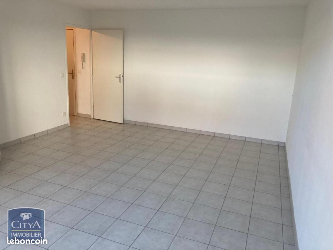 Appartement a louer chalons-en-champagne - 2 pièce(s) - 49 m2 - Surfyn