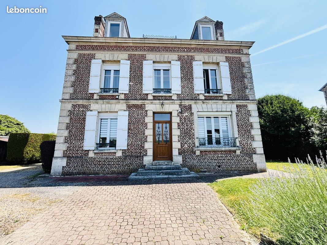 Maison 8 pièces 220 m² · à Villers-Cotterêts · 220 m² · 445 000 €