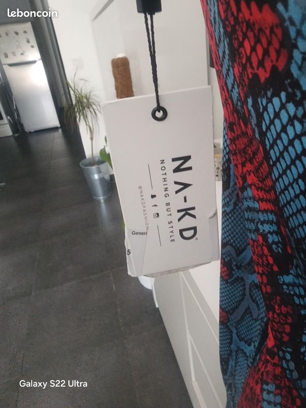 Une robe imprimée taille 36 marque NA-KD (image 20)