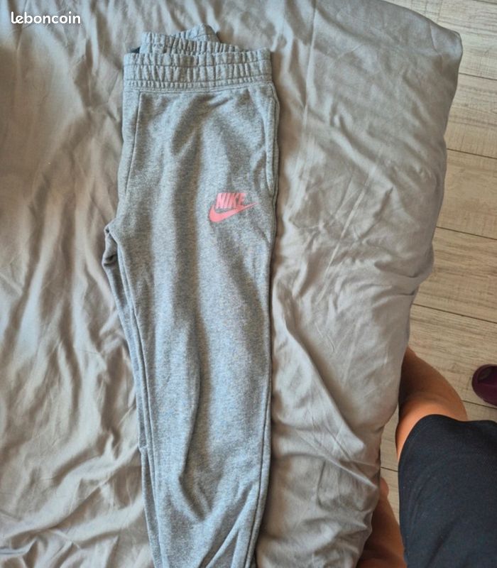 Survet gris nike (image 1)