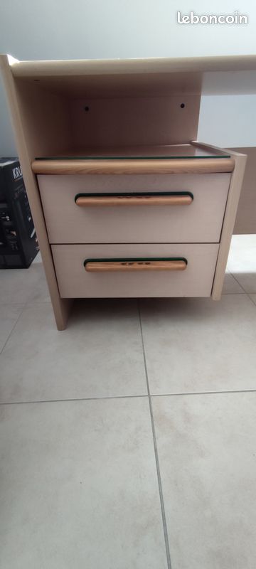 Bureau (image 2)