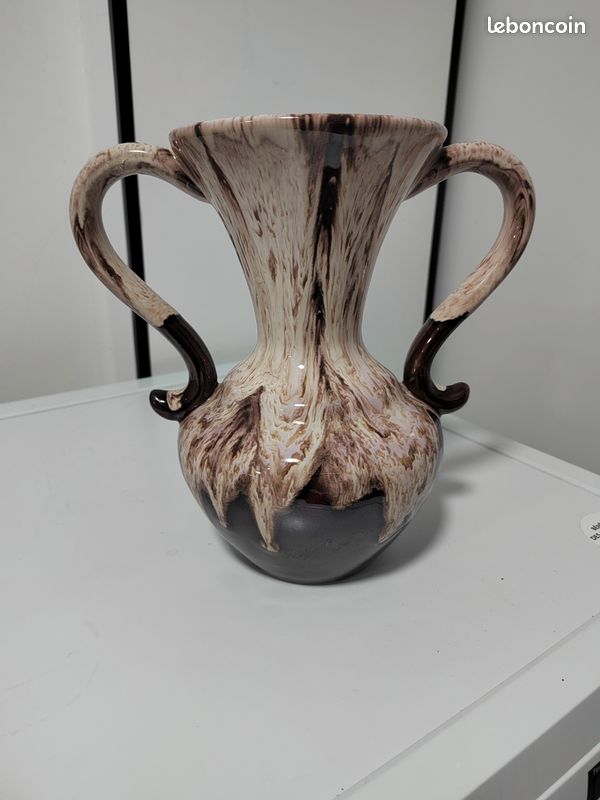 Vase (image 1)